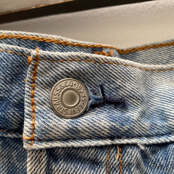 Levi's - Premium 501 Two Tone Indigo Wash Women’s Jean Shorts - Picture 11 of 16